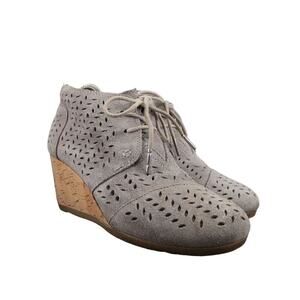 Toms Shoes Womens 7.5 Bootie Desert Wedge Drizzle Grey Suede Perforated Leaf
